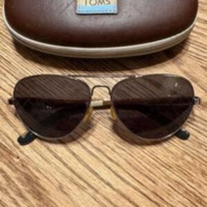 TOMS Aviator Sunglasses